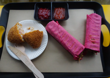 Chàng trai mang đặc sản bánh Trung Đông về Việt Nam