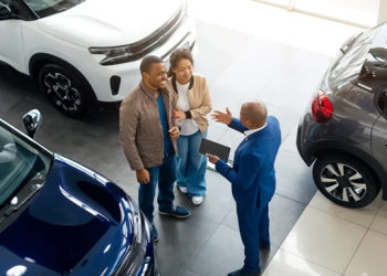 Đừng bao giờ nói 4 điều này tại đại lý xe hơi: “Bạn sẽ mất hàng ngàn đô la”