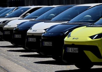 Một hãng xe điện gây ‘sốc’