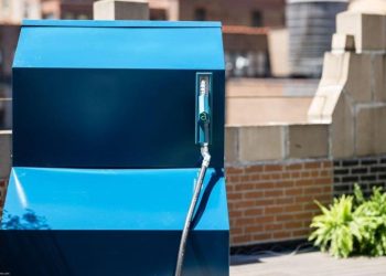 Biến không khí thành xăng xe, thành ‘1 mũi tên trúng 2 đích’ nan giải của thế giới