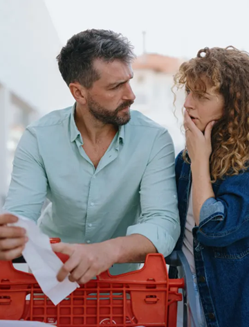 Nền kinh tế “hình chữ E” 2026: Khi cách người tiêu tiền nói lên tất cả