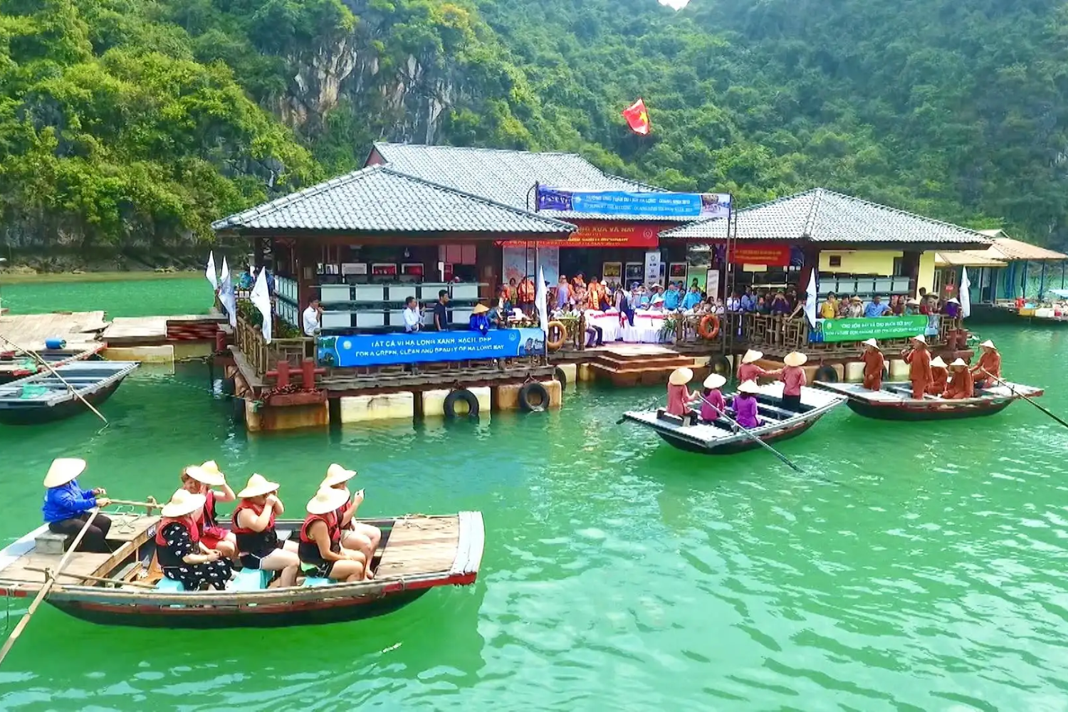 10 lý do nên đến Vịnh Hạ Long ít nhất 1 lần trong đời