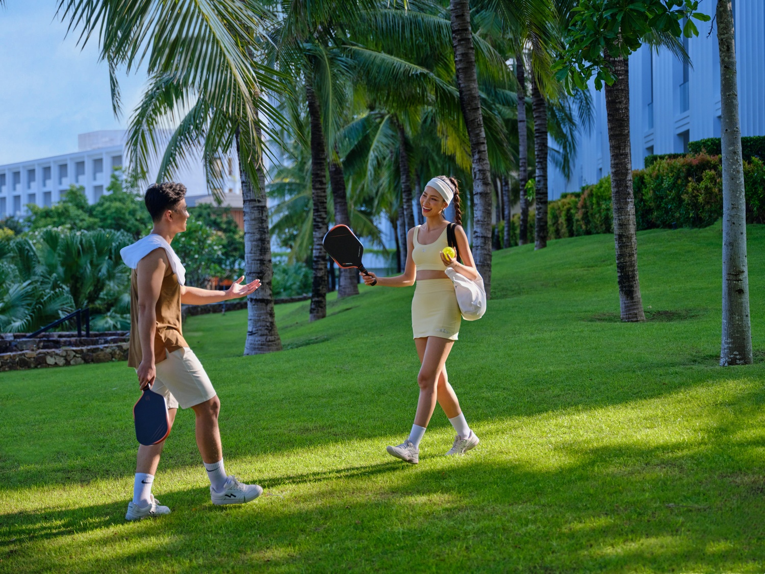 Tận hưởng những trận pickleball đầy hứng khởi
