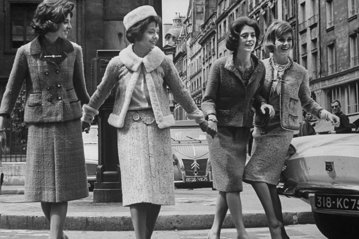 Coco Chanel thay đổi góc nhìn thời trang nữ bằng sự thanh lịch