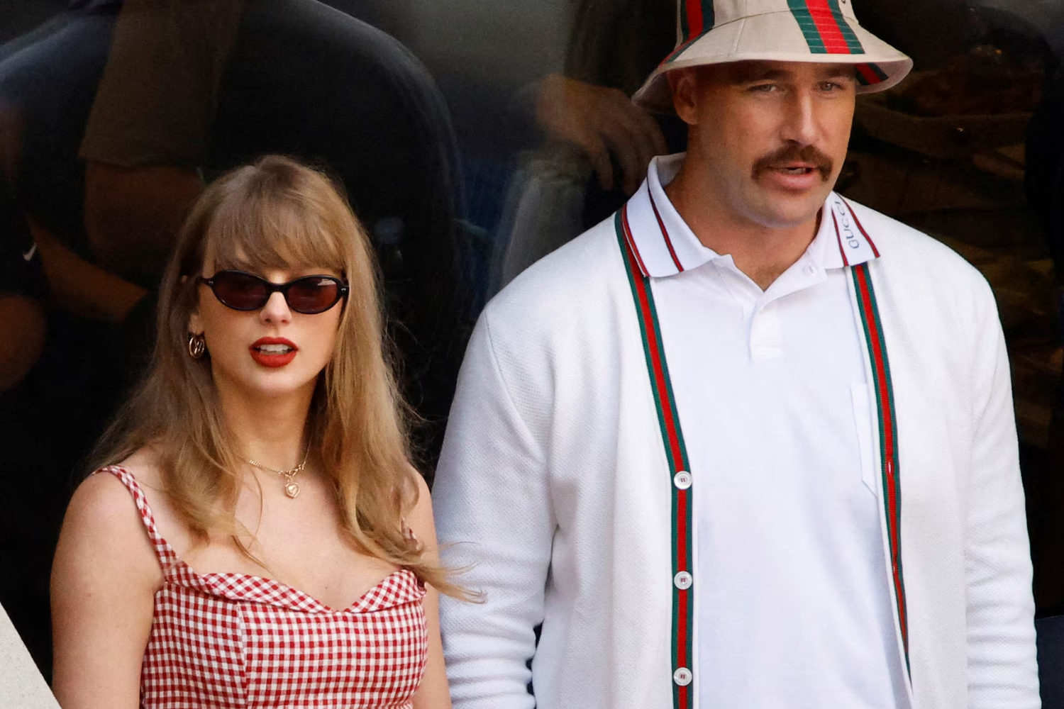 Thiệp cưới của Taylor Swift được đông đảo khán giả quan tâm